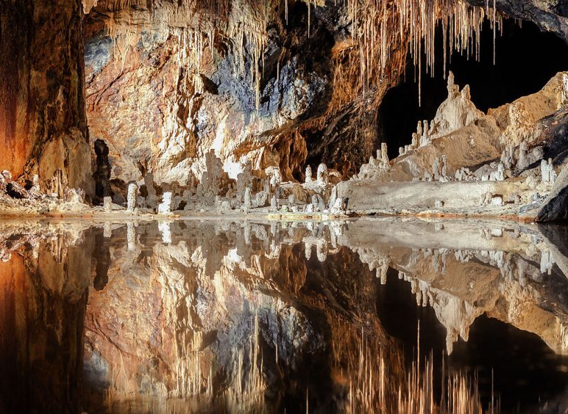 "Fairy Kingdom", a cave inside the Saalfeld Fairy Grottoes in Germany by Ansgar Koreng / CC BY 3.0 (DE)